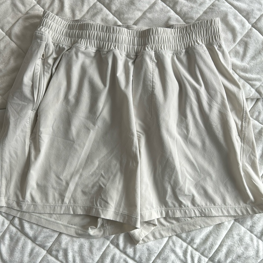 Men’s linerless Lululemon shorts, medium, 5in